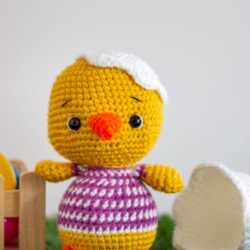 Patron au crochet: Callie la poussine